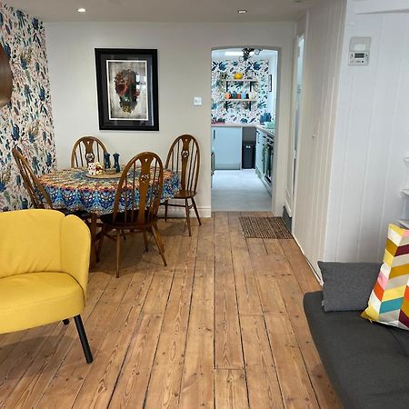 North Laine Sunny Cottage - Parking Available ブライトン エクステリア 写真
