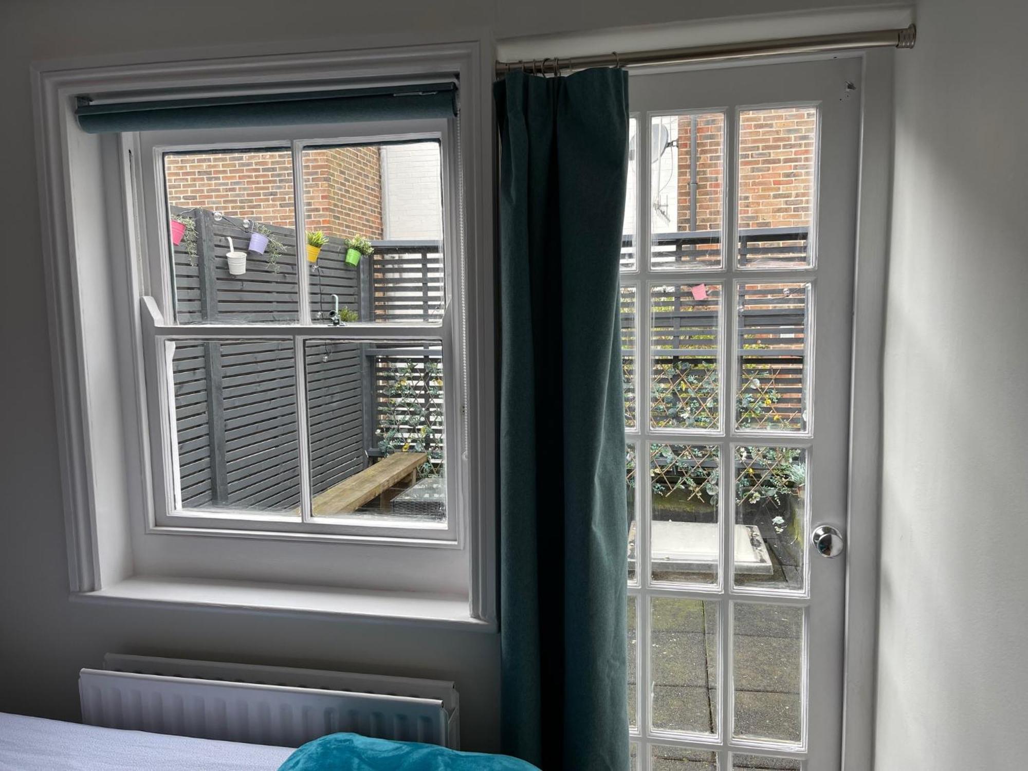 North Laine Sunny Cottage - Parking Available ブライトン エクステリア 写真