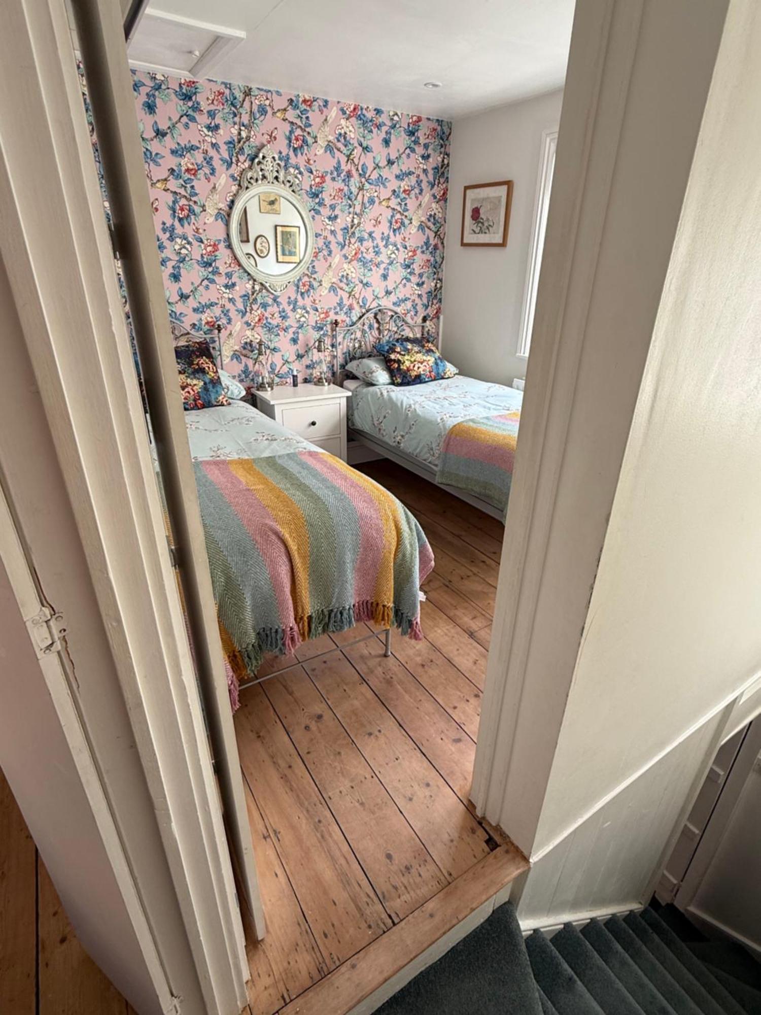 North Laine Sunny Cottage - Parking Available ブライトン エクステリア 写真